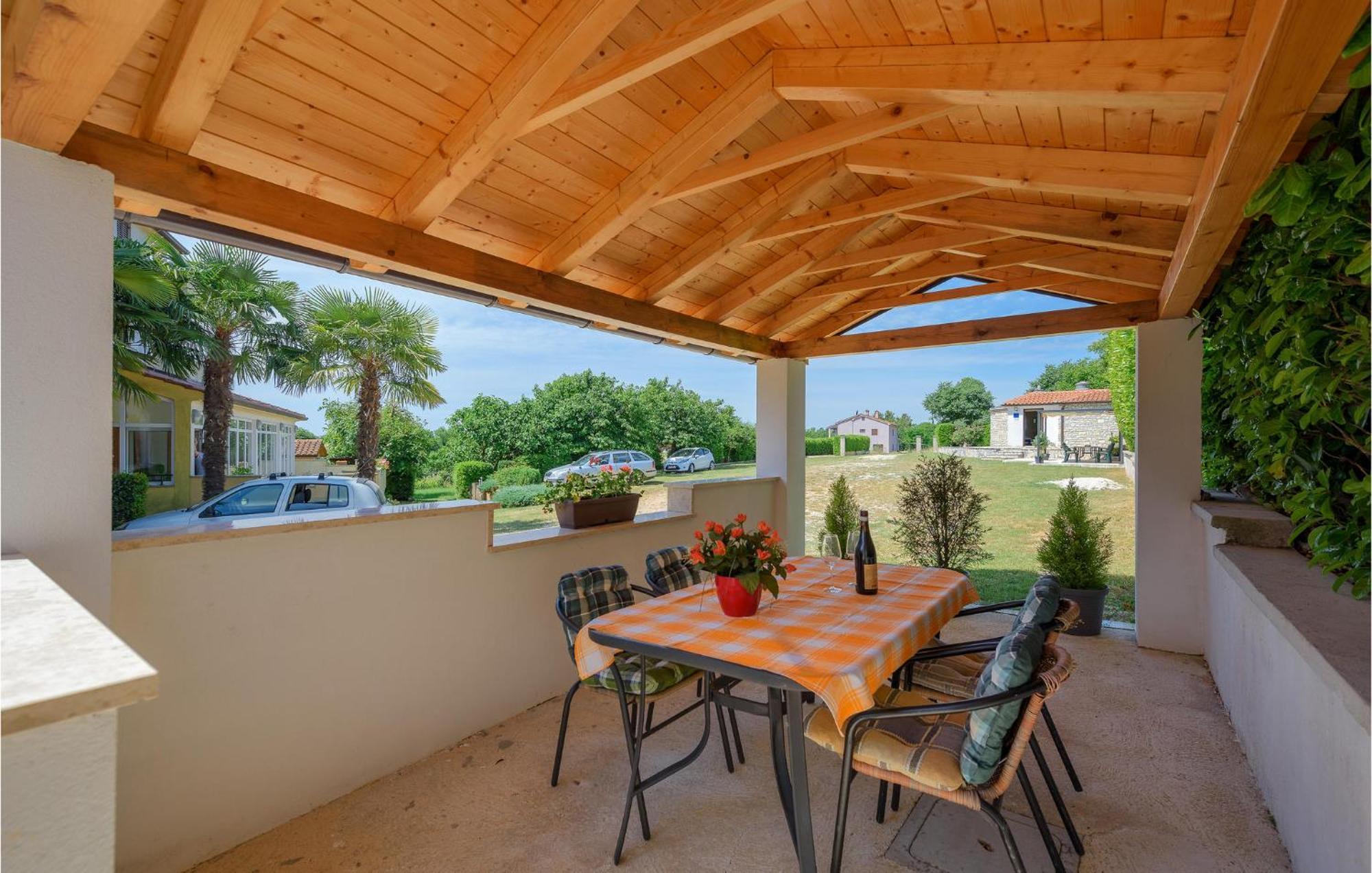 Awesome Home In Zminj With Wifi Εξωτερικό φωτογραφία