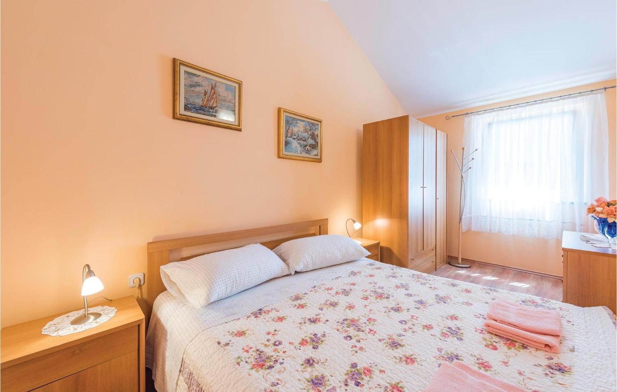 Awesome Home In Zminj With Wifi Εξωτερικό φωτογραφία